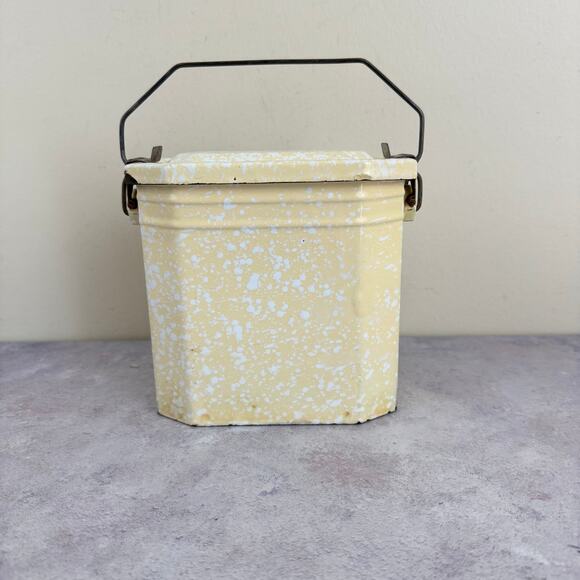 Vintage French Enamel Lunch Box Pail Kitchen Decor Graniteware Enamelware Yellow - Picture 4 of 13